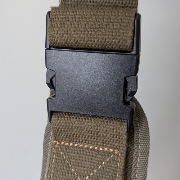 Rainforest Cafe Olive Color One Shoulder Tactical Bag - Picture 10 of 13